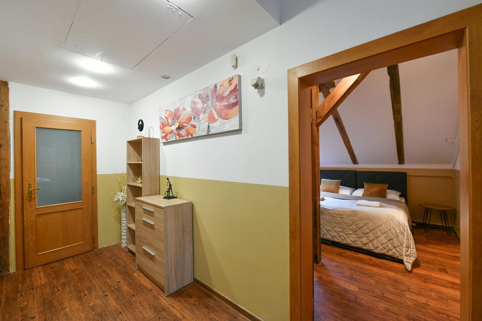 Amazing Charles Bridge Apartment Praha Eksteriør bilde