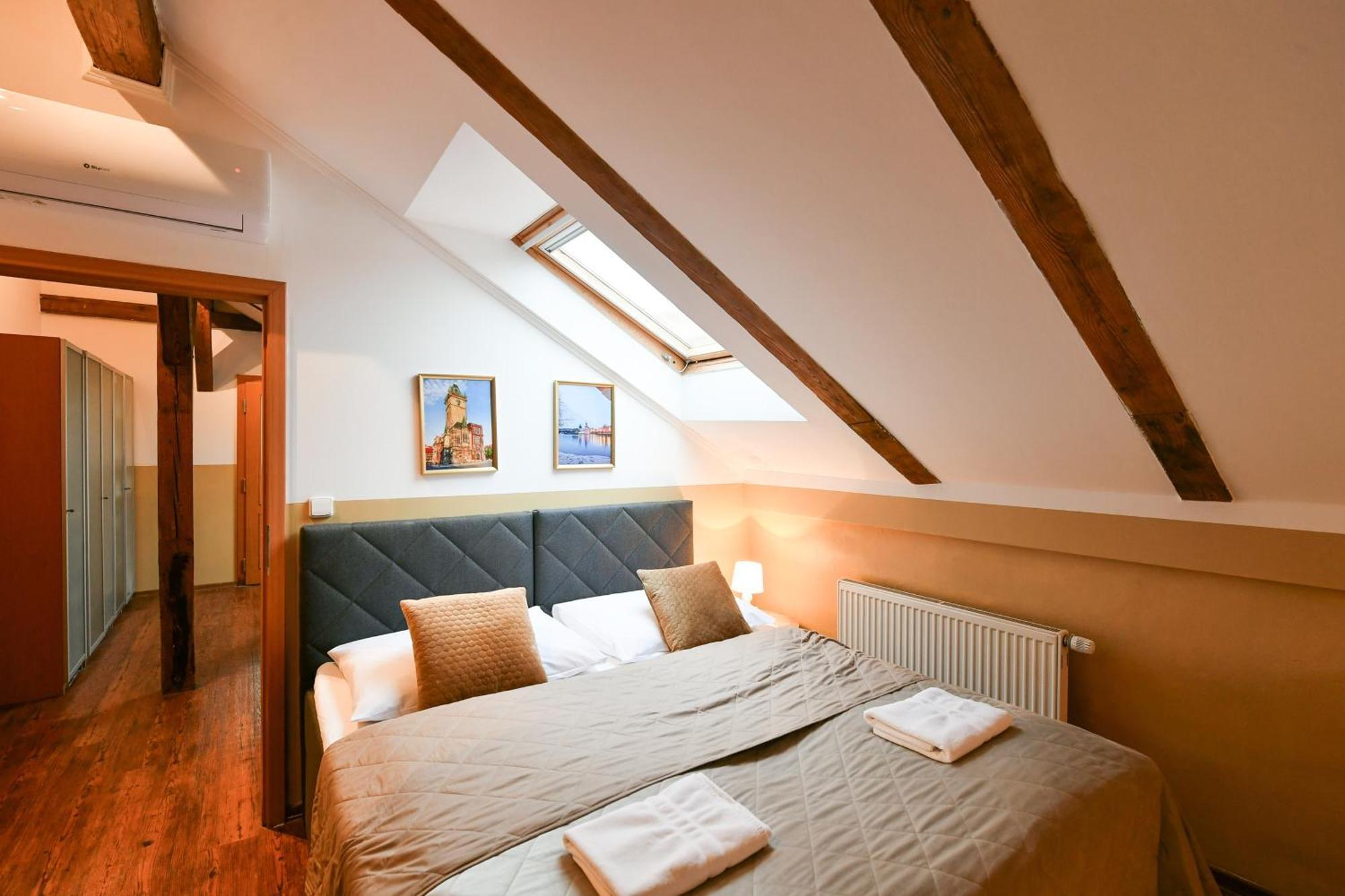 Amazing Charles Bridge Apartment Praha Eksteriør bilde