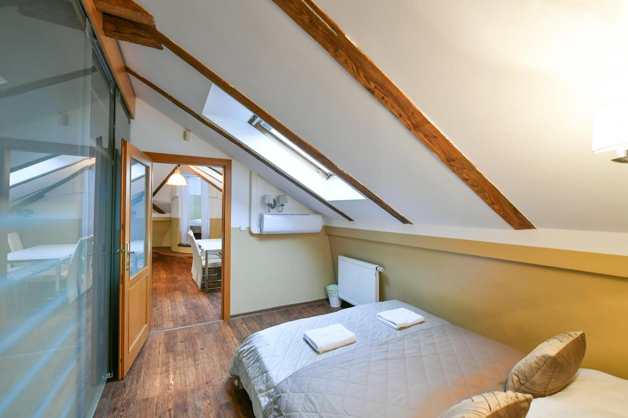 Amazing Charles Bridge Apartment Praha Eksteriør bilde