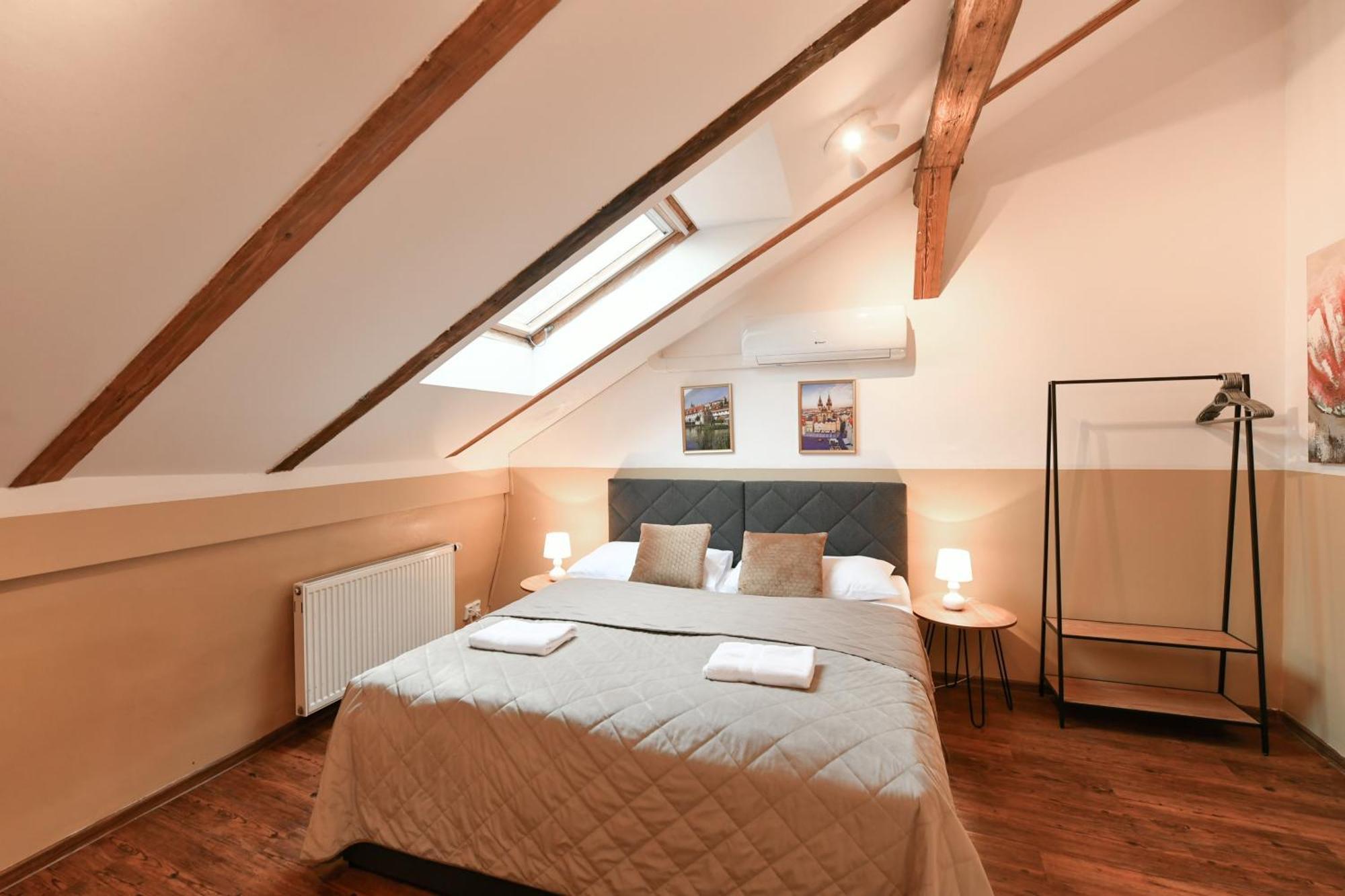 Amazing Charles Bridge Apartment Praha Eksteriør bilde