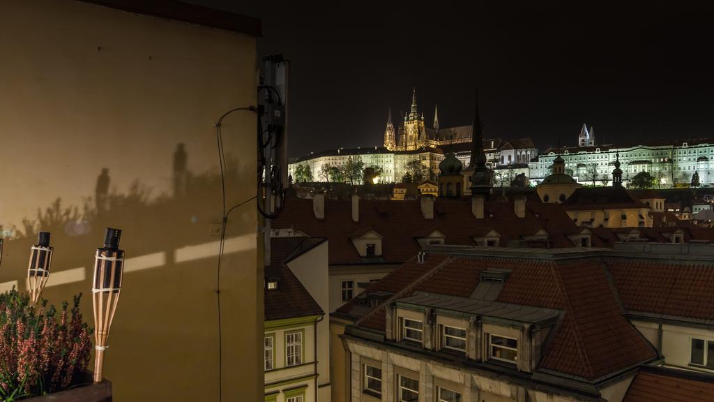 Amazing Charles Bridge Apartment Praha Rom bilde