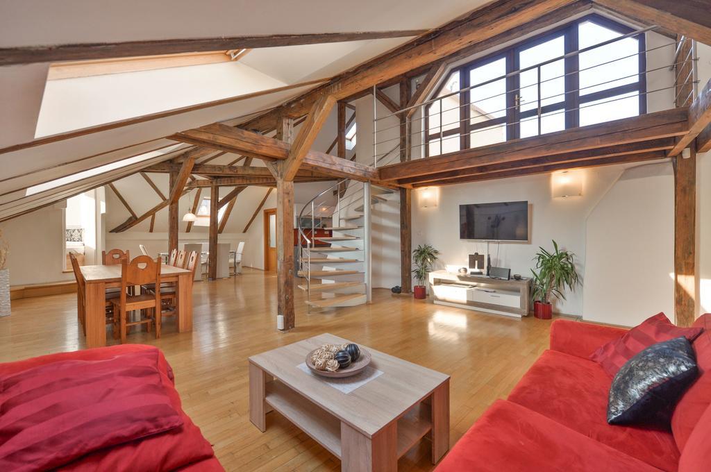 Amazing Charles Bridge Apartment Praha Eksteriør bilde